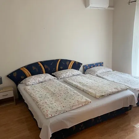 דירה Gabor Aron *